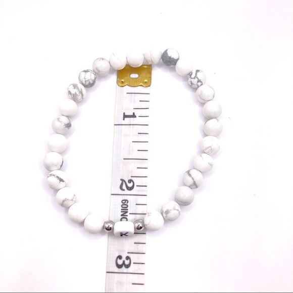 Black and white Initial K natural howlite stone stretch bracelet - Picture 3 of 3